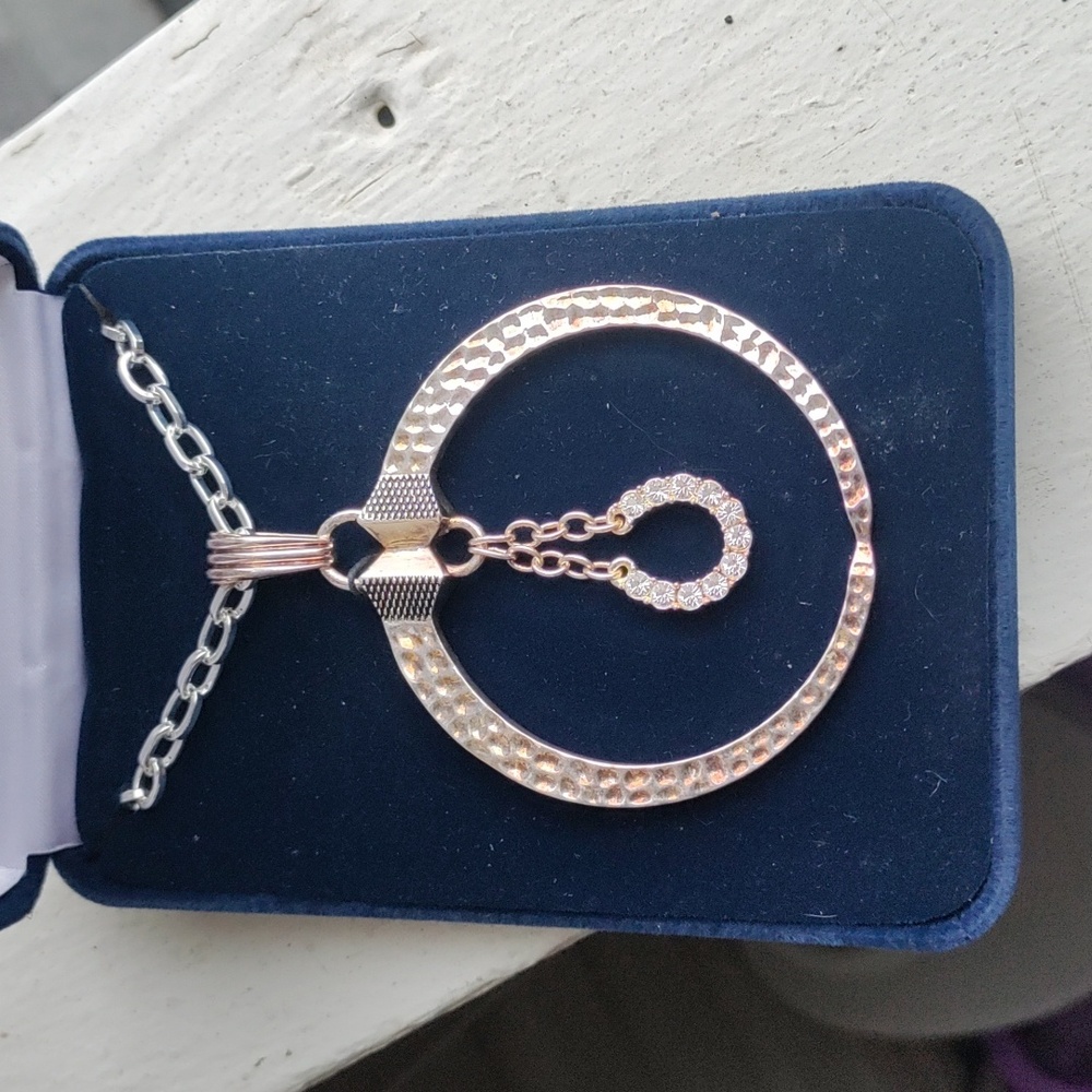 Montana Silversmiths circle nail and horseshoe necklace. NWOT.